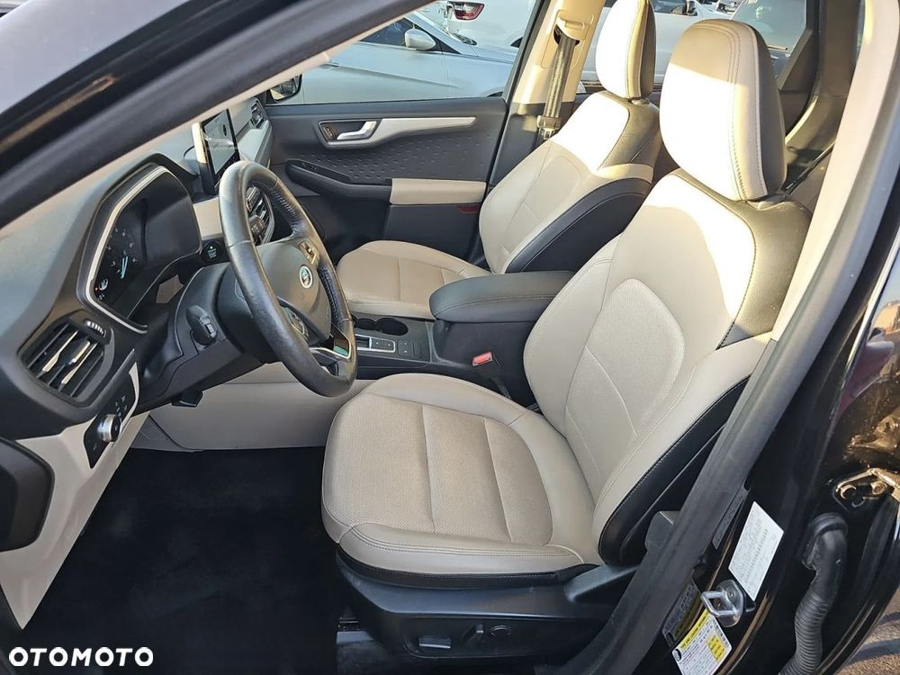 Ford Escape 2.0 EcoBoost AWD Titanium - 12