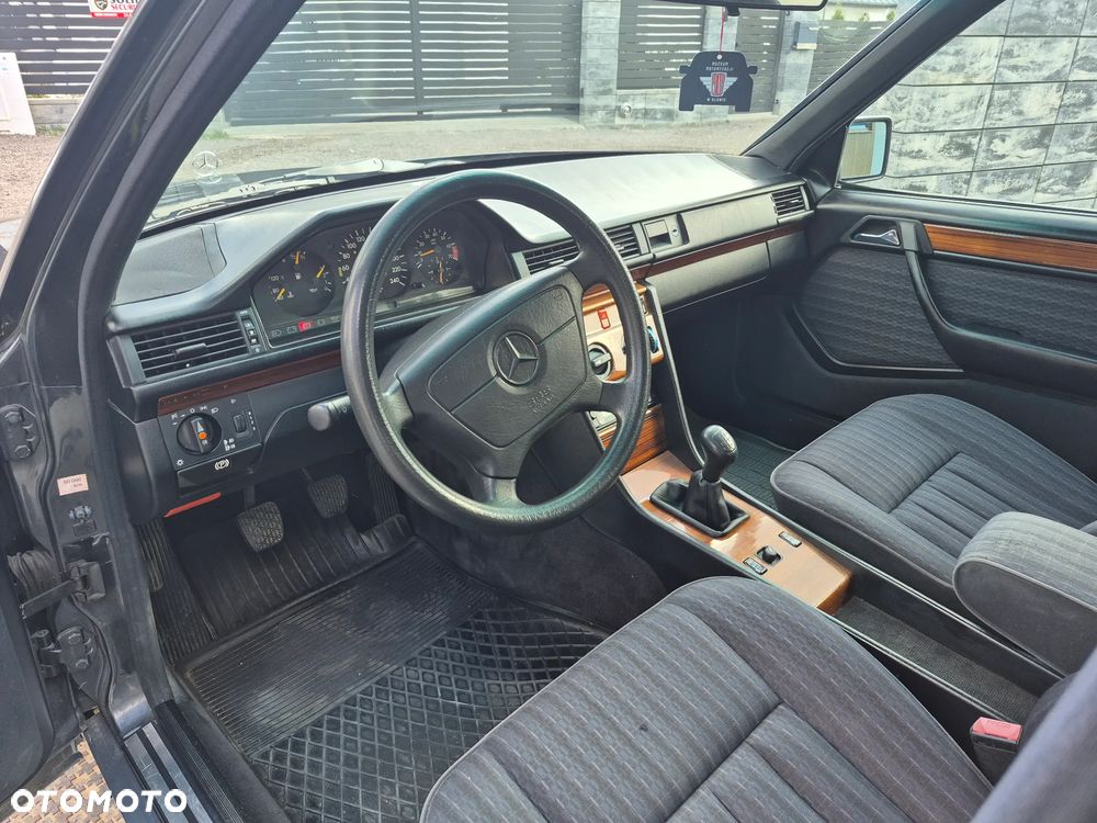 Mercedes-Benz W124 (1984-1993) - 20