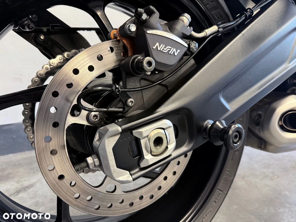 Triumph Trident - 12