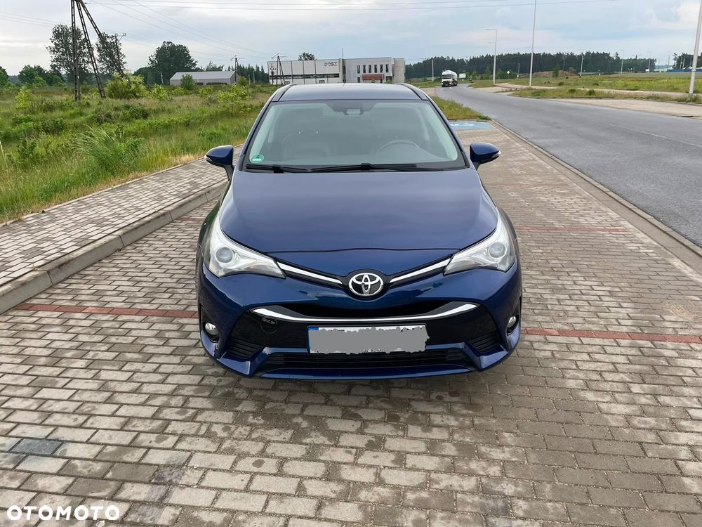Toyota Avensis - 2