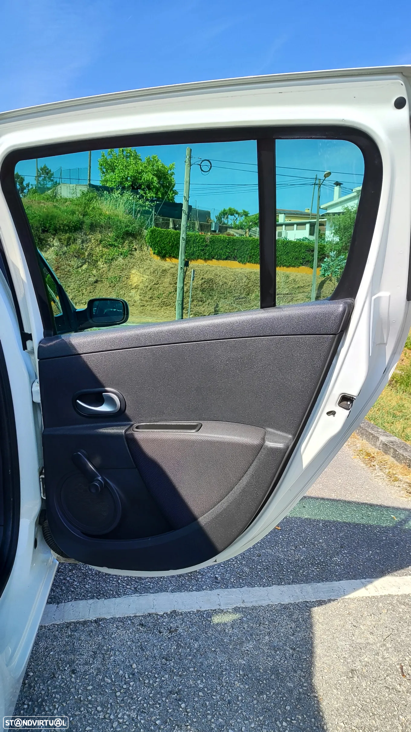 Renault Clio 1.5 dCi Dynamique S - 9