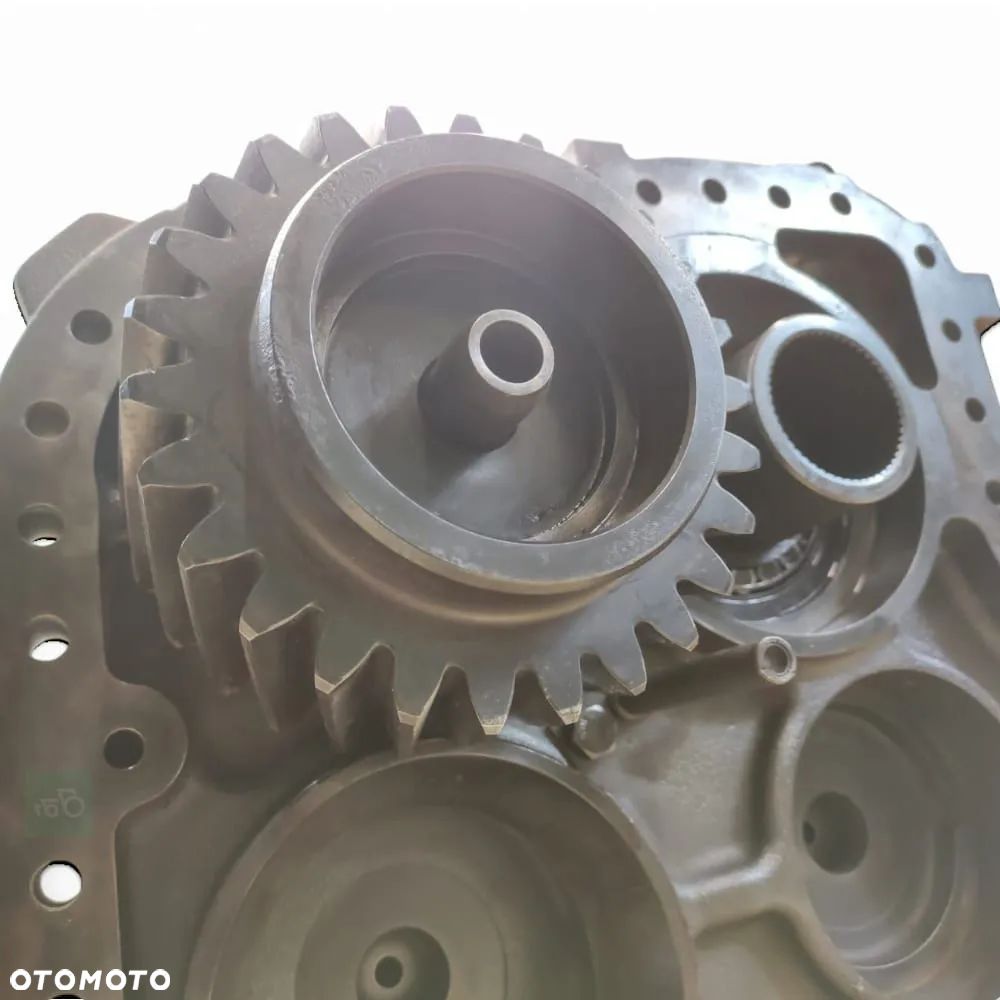 Napęd Przystawka Skrzynia ZF 8605502104 Claas Xerion 3800 - 4