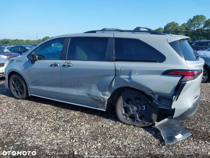 Toyota Sienna - 31