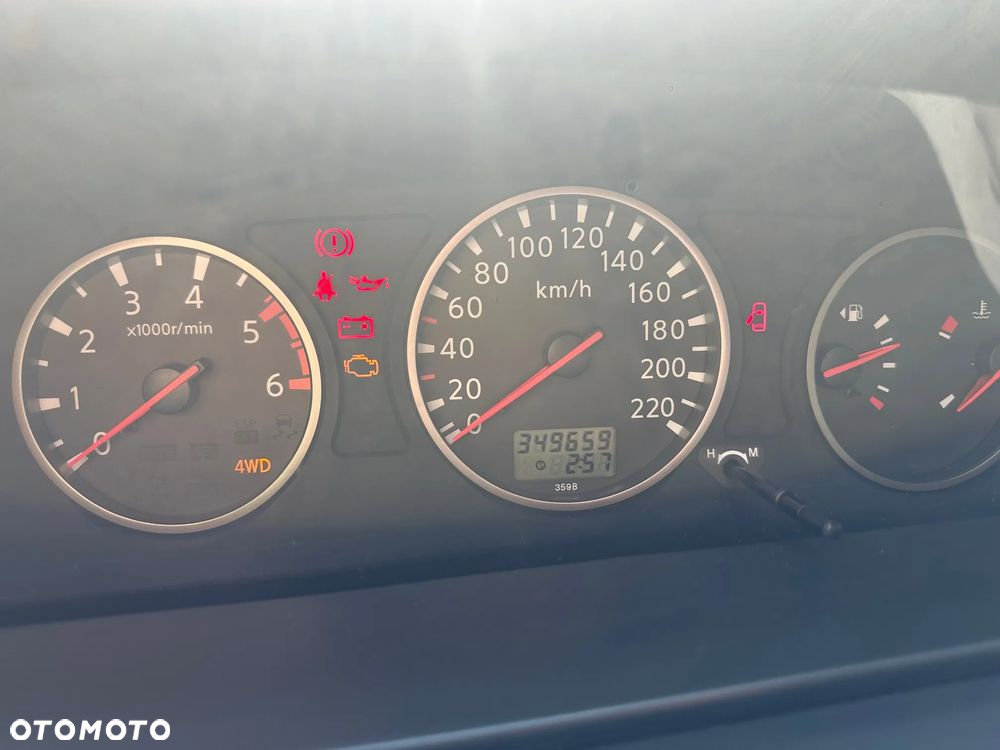 Nissan X-Trail 2.2 dCi 4x4 Elegance - 8