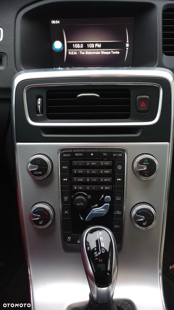 Volvo S60 T5 Drive-E Dynamic Edition (Kinetic) - 8