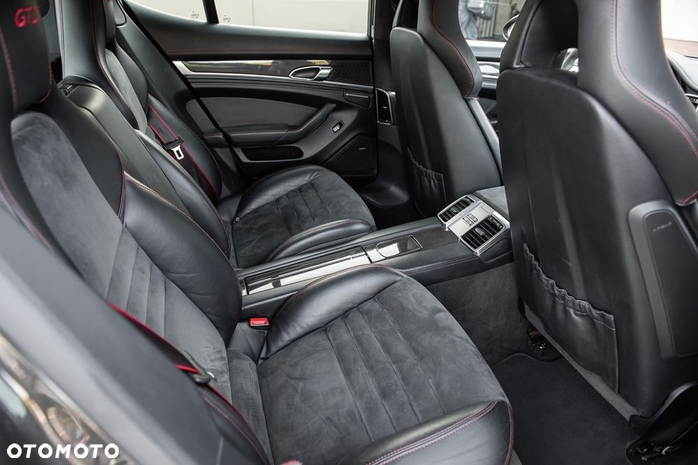 Porsche Panamera GTS - 19