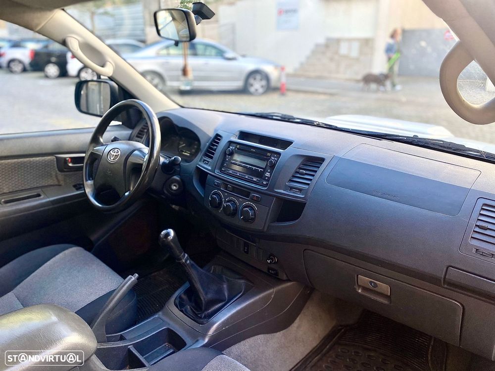 Toyota Hilux 2.5 D-4D 2WD CE - 19