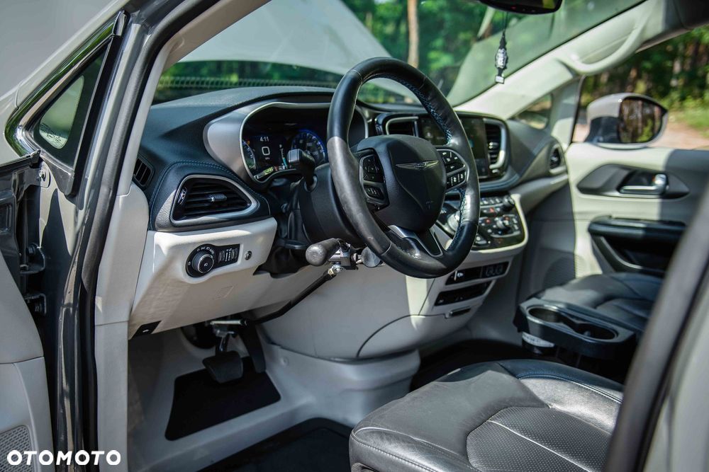 Chrysler Pacifica - 18