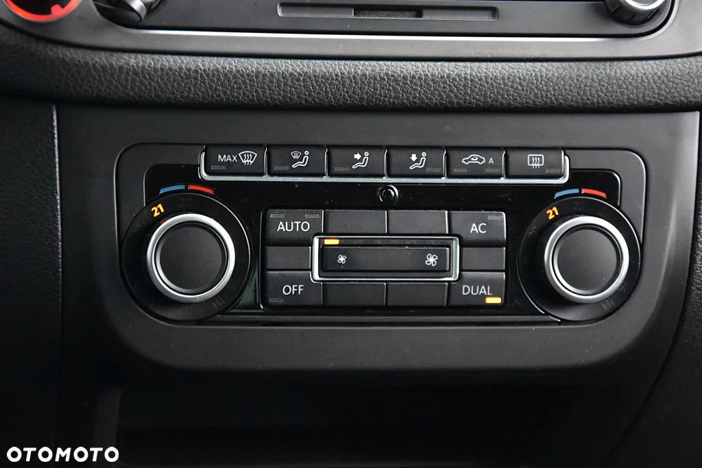 Volkswagen Tiguan - 23