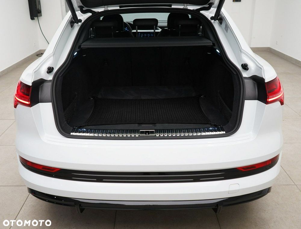 Audi e-tron Sportback - 11