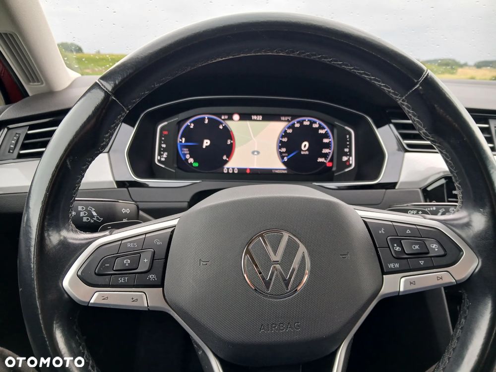 Volkswagen Passat - 15