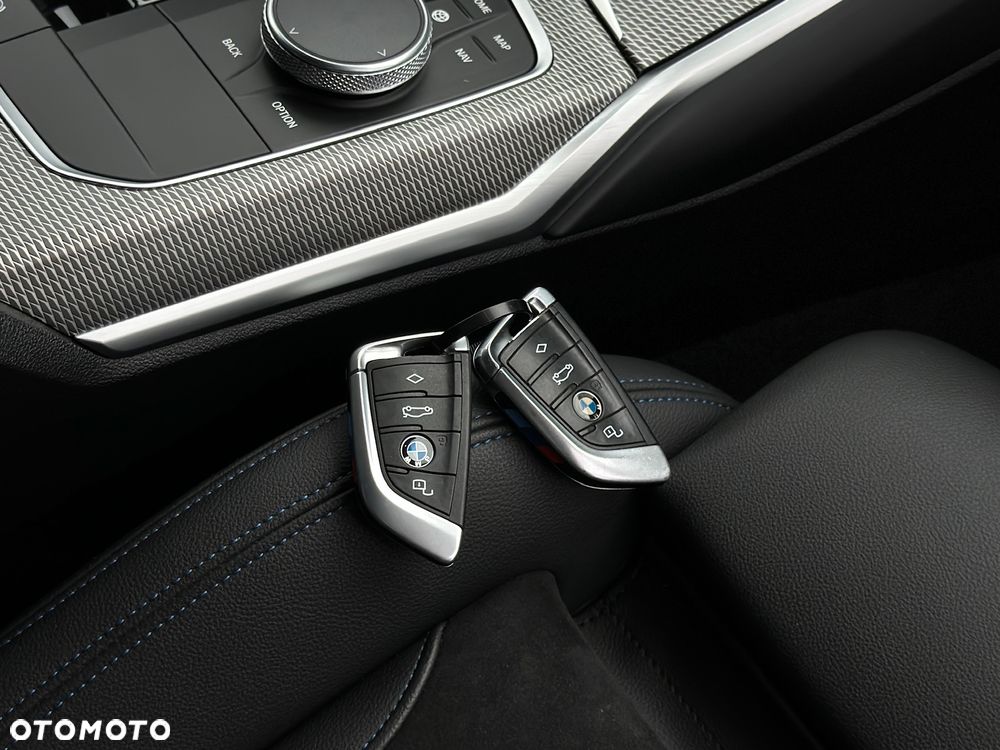 BMW Seria 3 320d M Sport sport - 36