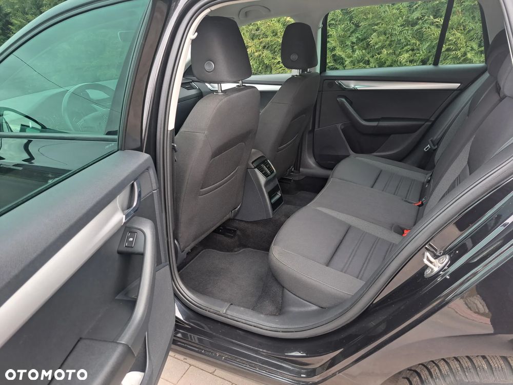 Skoda Octavia 2.0 TDI Edition DSG - 13