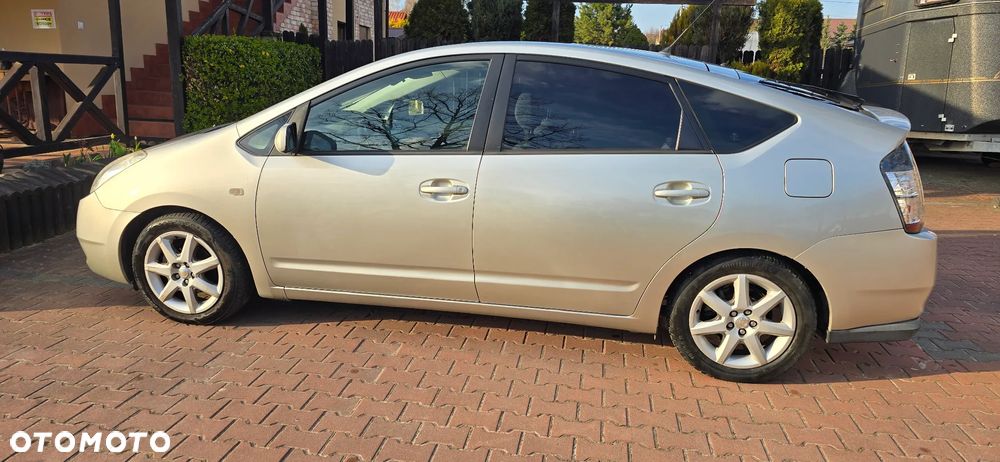 Toyota Prius 1.5 VVT-i Sol - 3