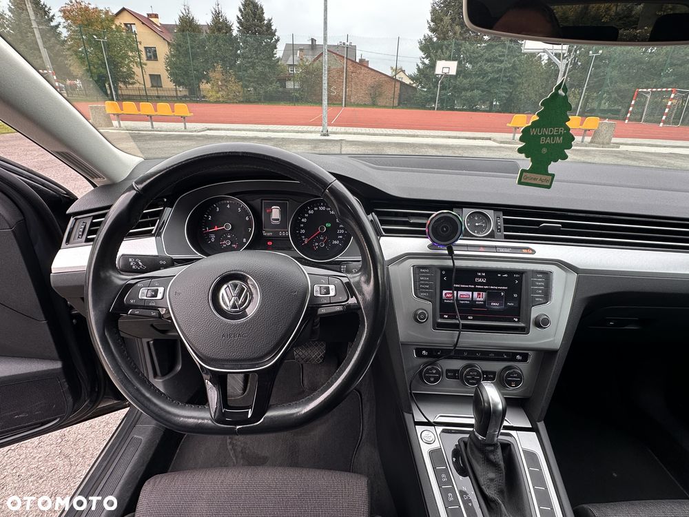 Volkswagen Passat - 8