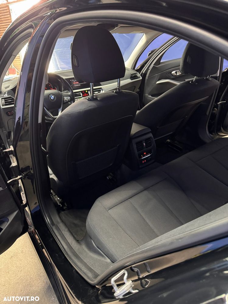 BMW Seria 3 320d xDrive AT - 6