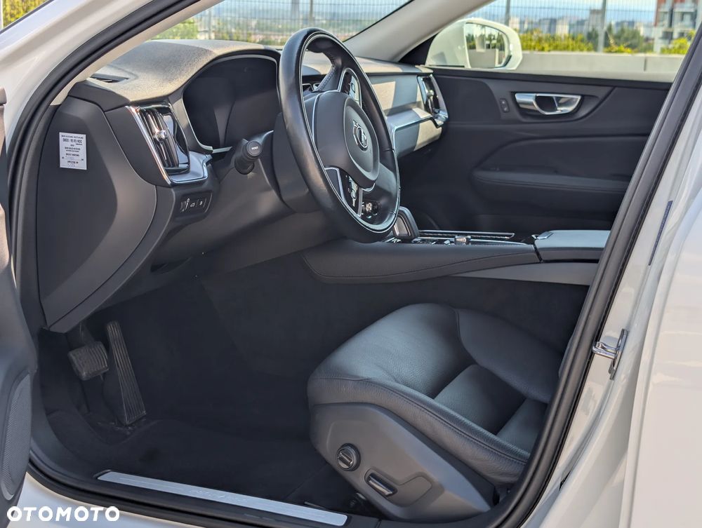 Volvo V60 T6 AWD Recharge Geartronic Inscription - 24