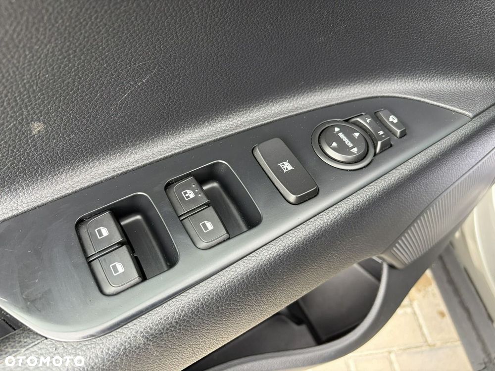 Kia Stonic - 18