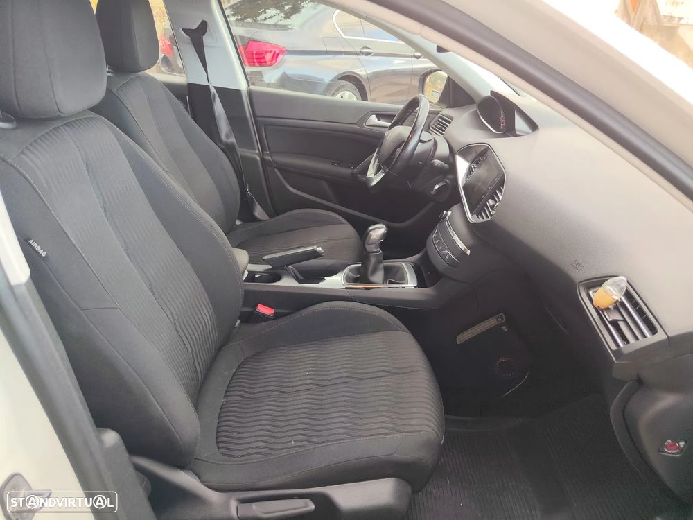 Peugeot 308 - 7