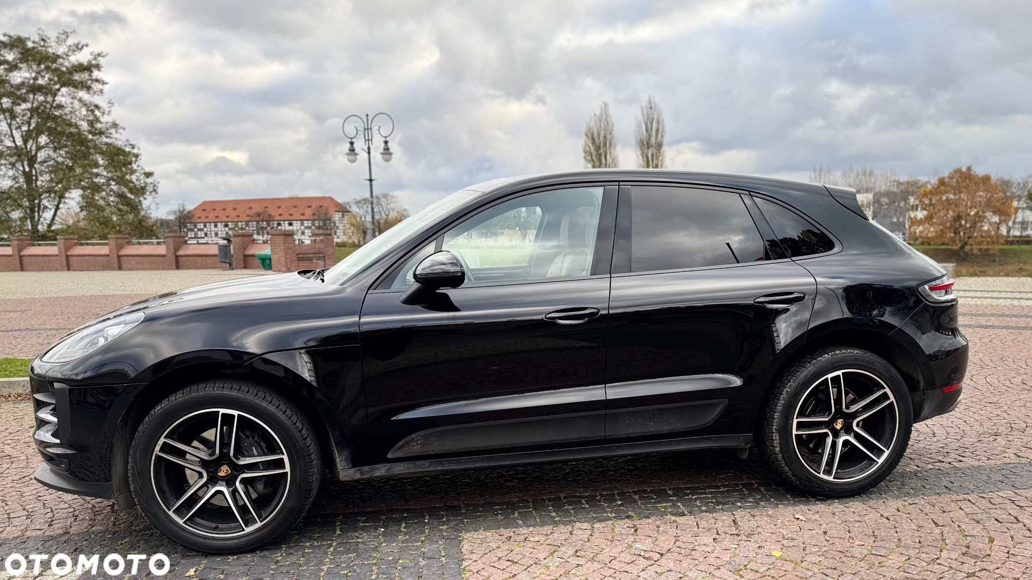 Porsche Macan Standard - 2