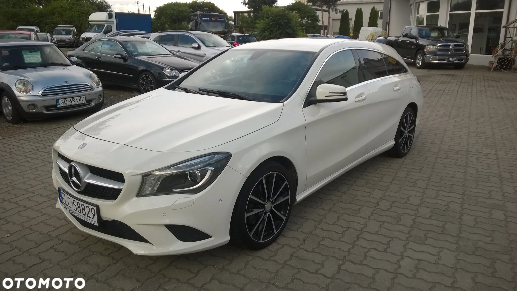 Mercedes-Benz CLA Shooting Brake 200 Peak Edition - 2
