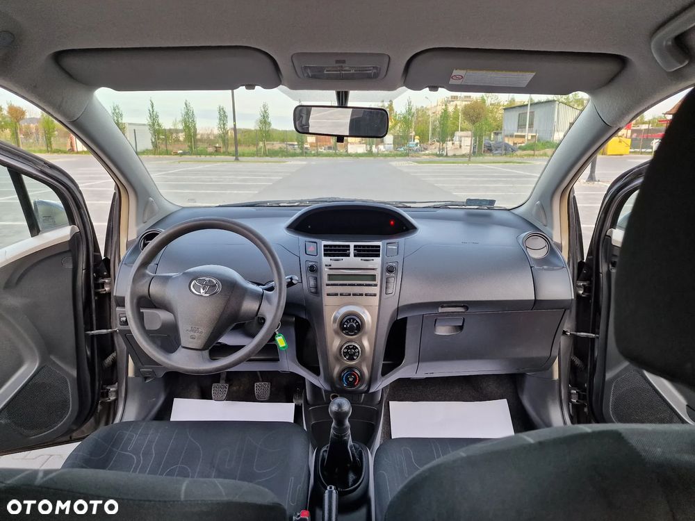 Toyota Yaris 1.0 Premium - 6