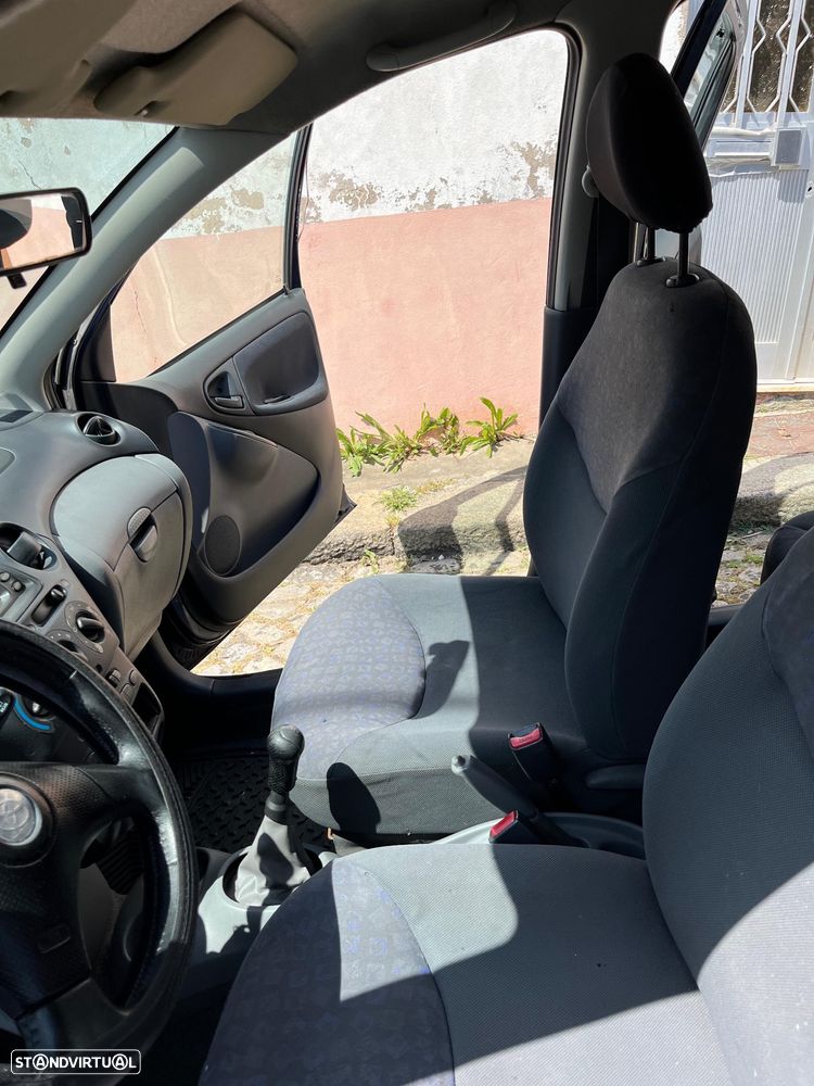 Toyota Yaris 1.0 Luna ABS - 6