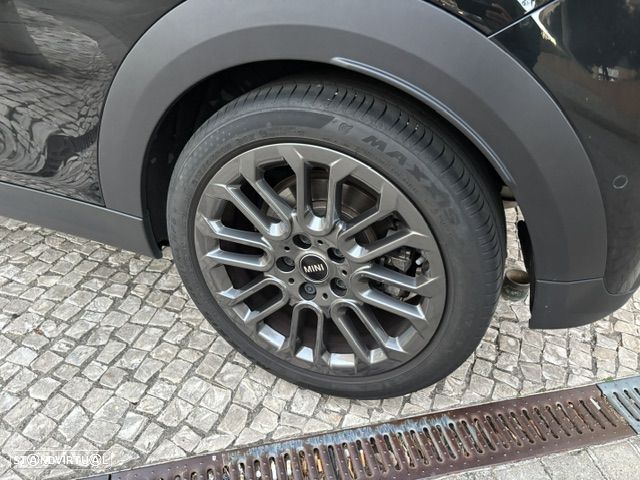 MINI 3 Portas Cooper C Essential - 34