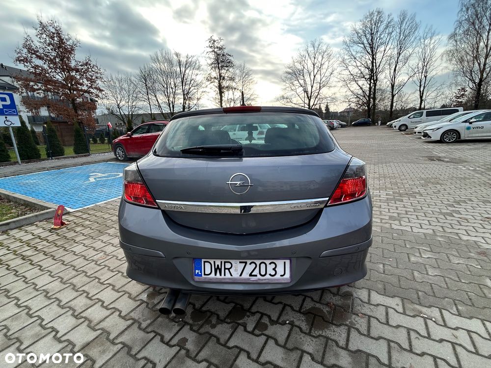 Opel Astra 2.0 T Cosmo - 10