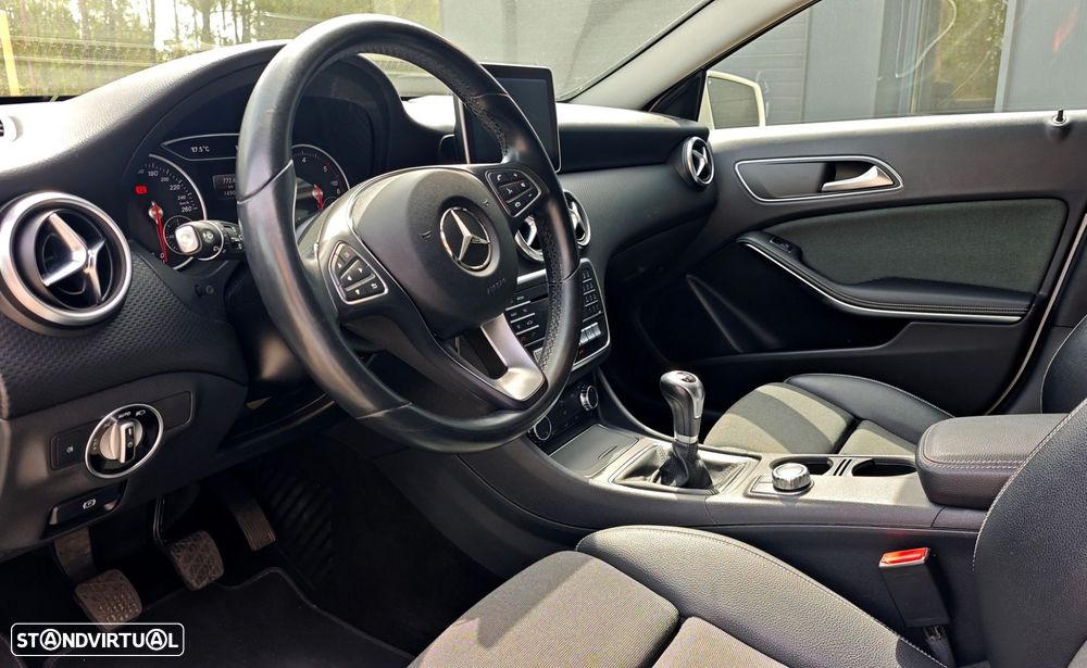 Mercedes-Benz A 180 d Urban - 12