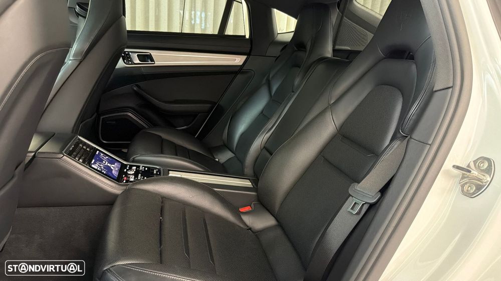 Porsche Panamera 4 S - 17