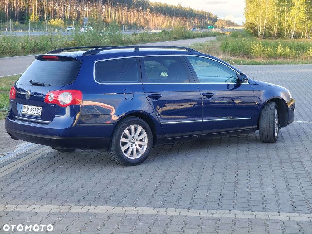 Volkswagen Passat Variant 2.0 TDI DPF BlueMot Comfortline - 13