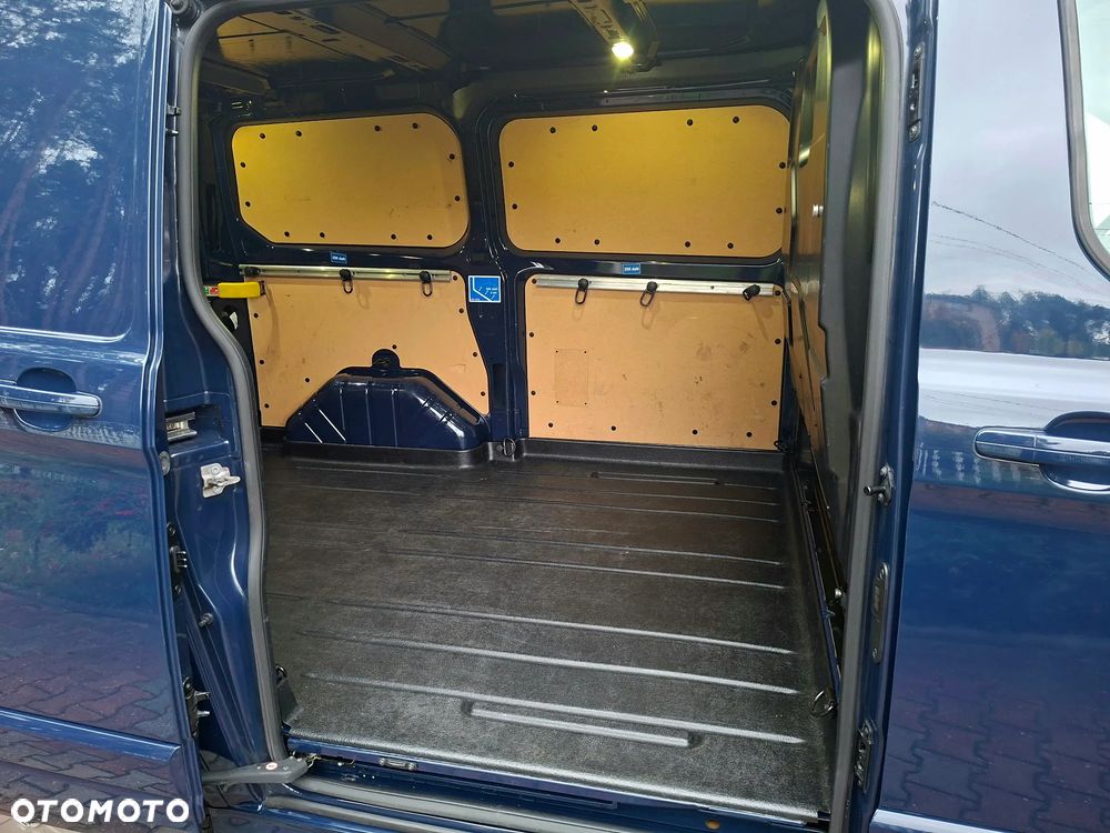 Ford TRANSIT CUSTOM SPORT - 32