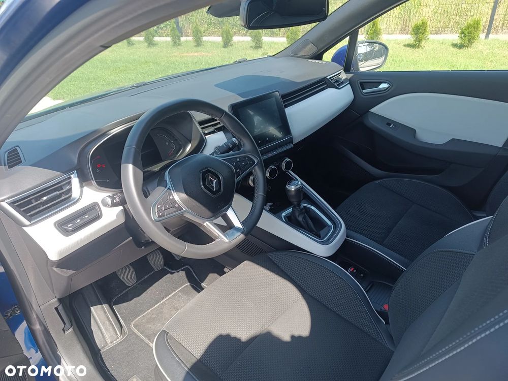 Renault Clio - 8