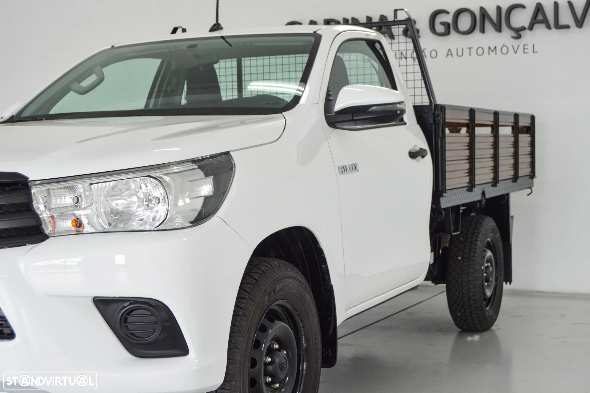Toyota Hilux 2.4 D-4D 4X2 Cabine Simples 2L - 19