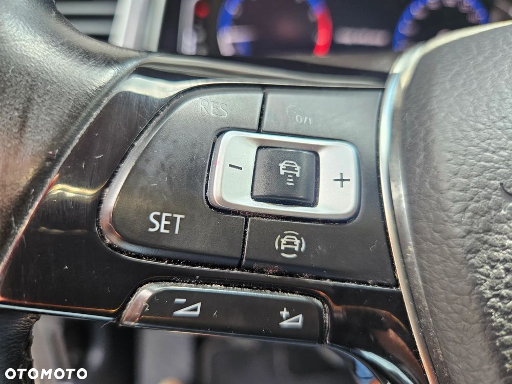 Volkswagen T-Roc 1.5 TSI Style - 23