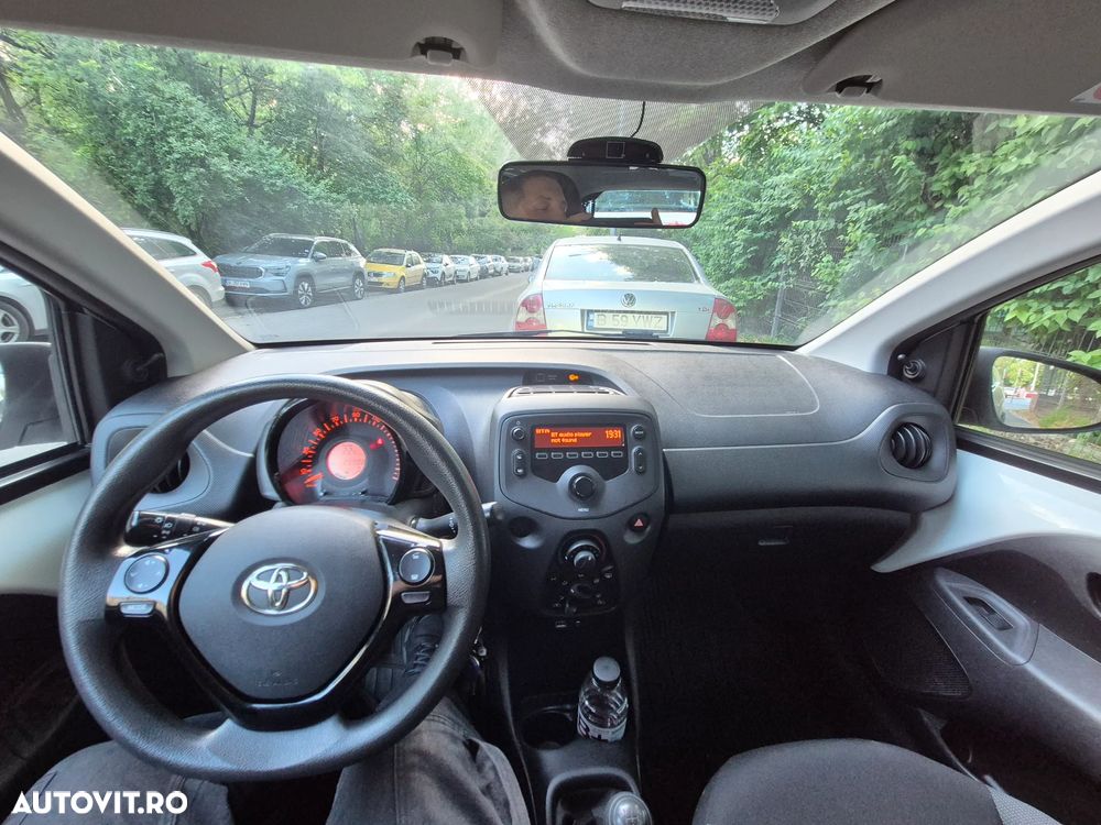 Toyota Aygo 1.0 VVY-I 5 usi X - 24