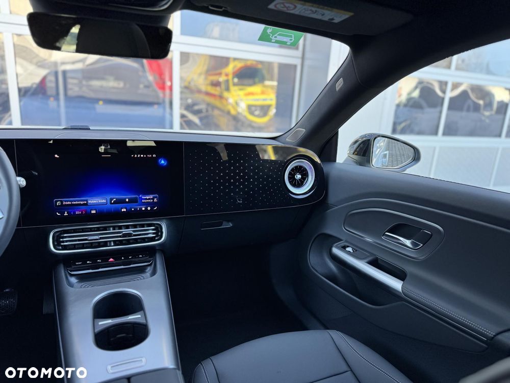 Mercedes-Benz CLA - 16