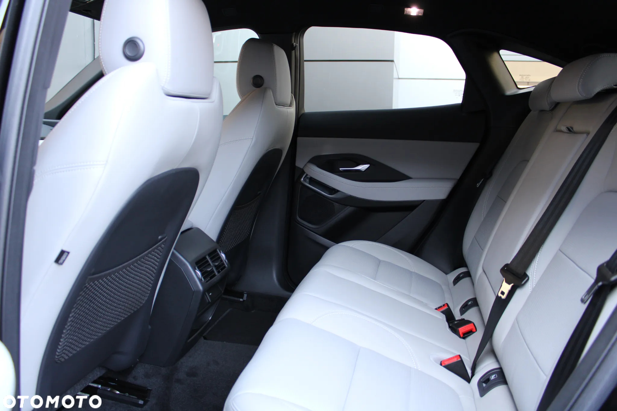 Jaguar E-Pace - 8