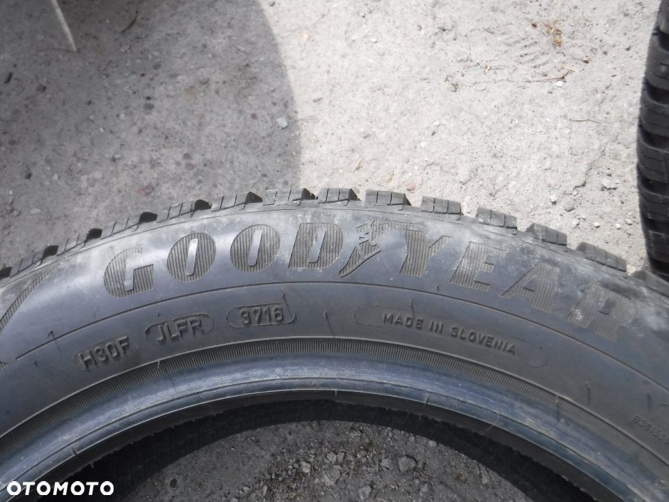Opona 1 szt  Goodyear ultragrip 9 205/65/16  jak nowe - 2