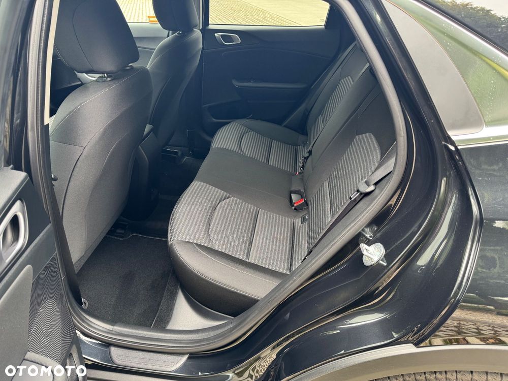 Kia XCeed 1.5 T-GDI M - 36