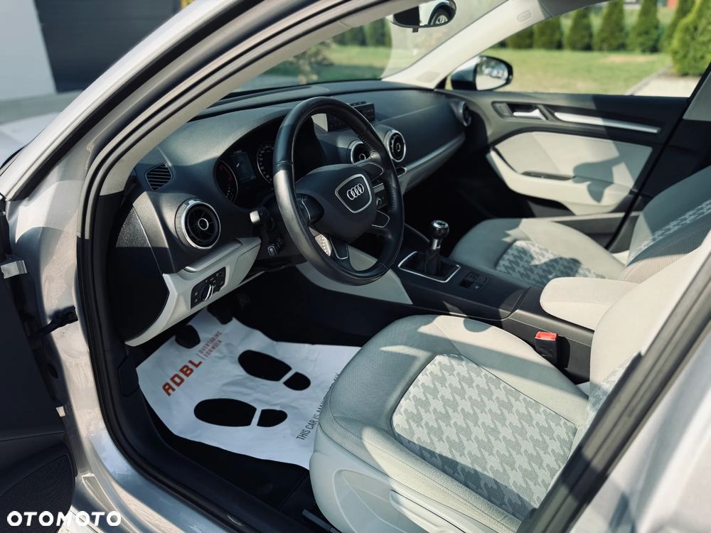 Audi A3 Sportback 1.6 TDI clean diesel Ambiente - 12
