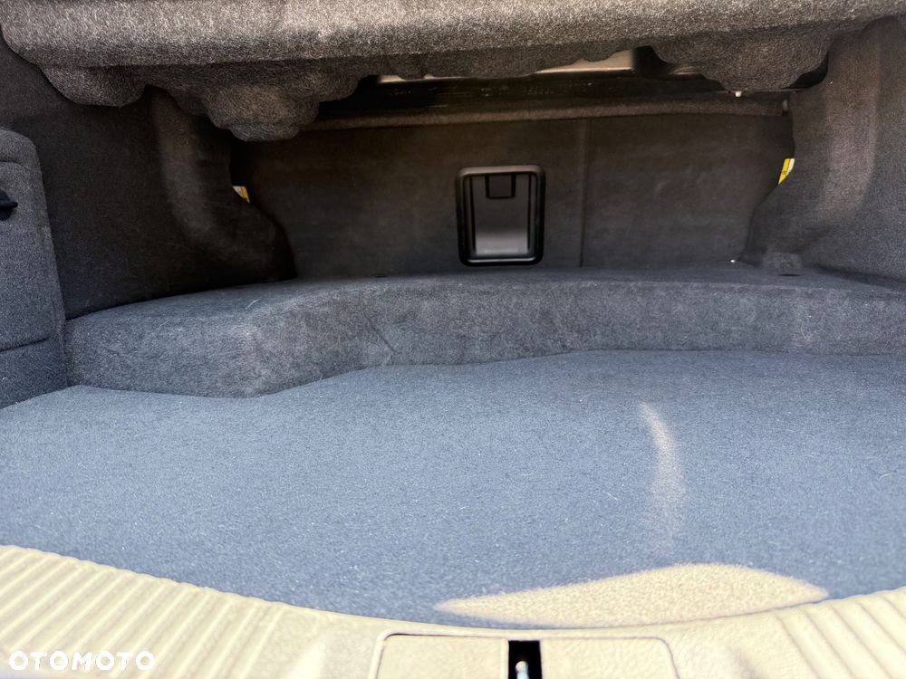 Ford Mondeo 2.0 Hybrid Vignale - 28