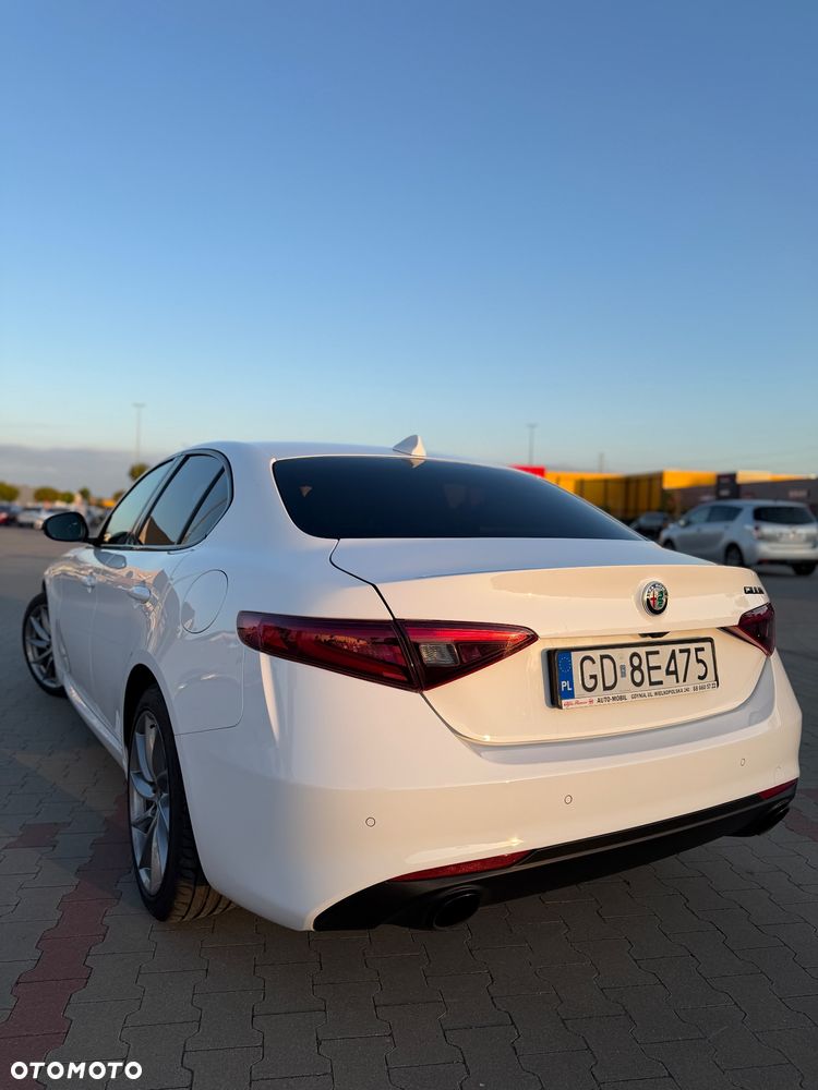 Alfa Romeo Giulia 2.0 Turbo B-Tech Edition - 8
