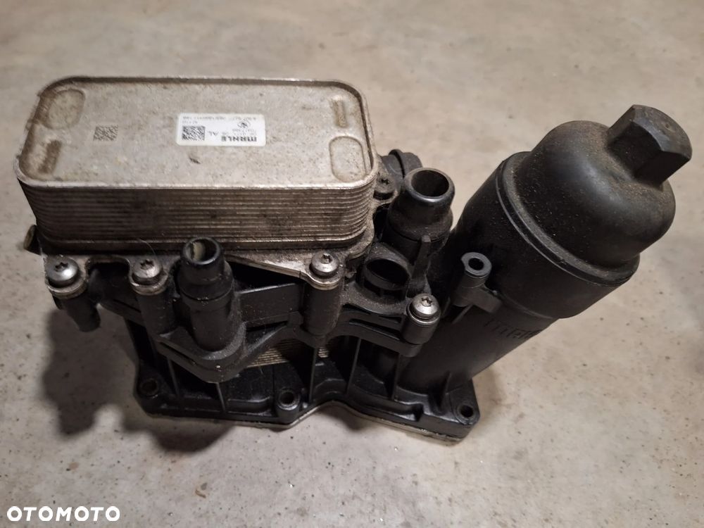 BMW F30 F07 F10 E70 Podstawa Filtra Oleju obudowa chłodniczka 70379327 - 3
