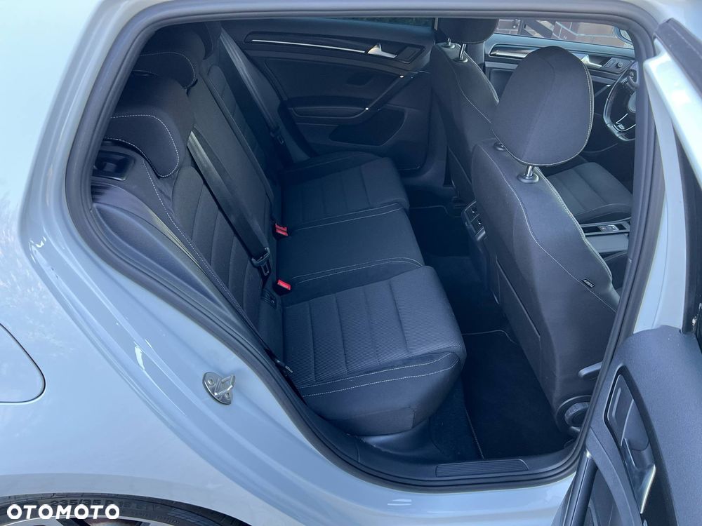 Volkswagen Golf - 19