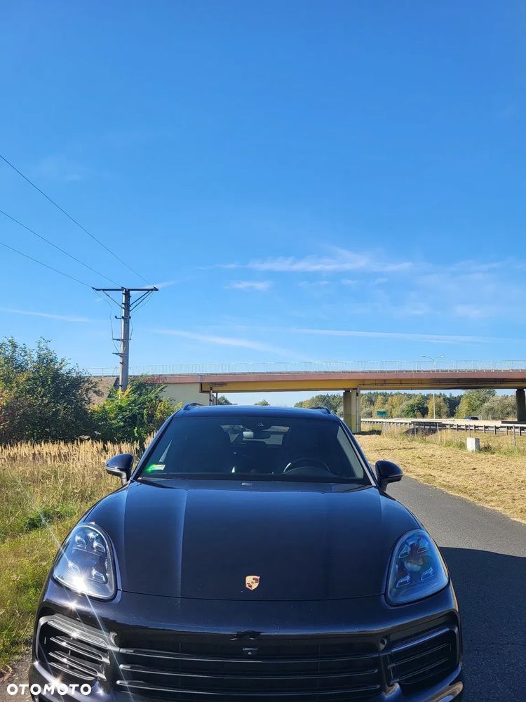 Porsche Cayenne - 1