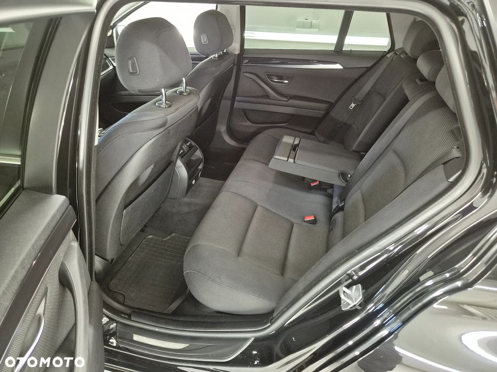 BMW Seria 5 518d - 21