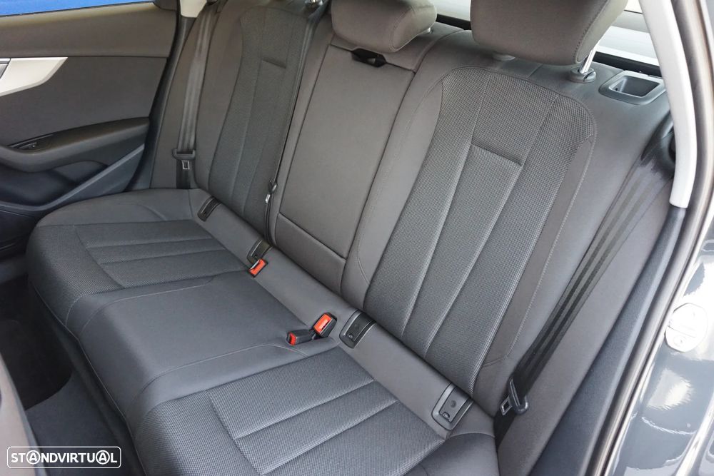 Audi A4 Avant 30 TDI Advanced S tronic - 16