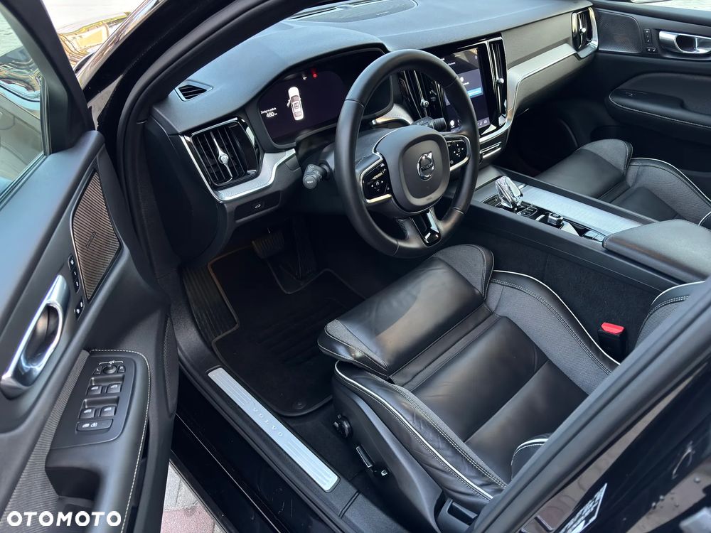 Volvo S60 B5 B Ultimate Dark - 12